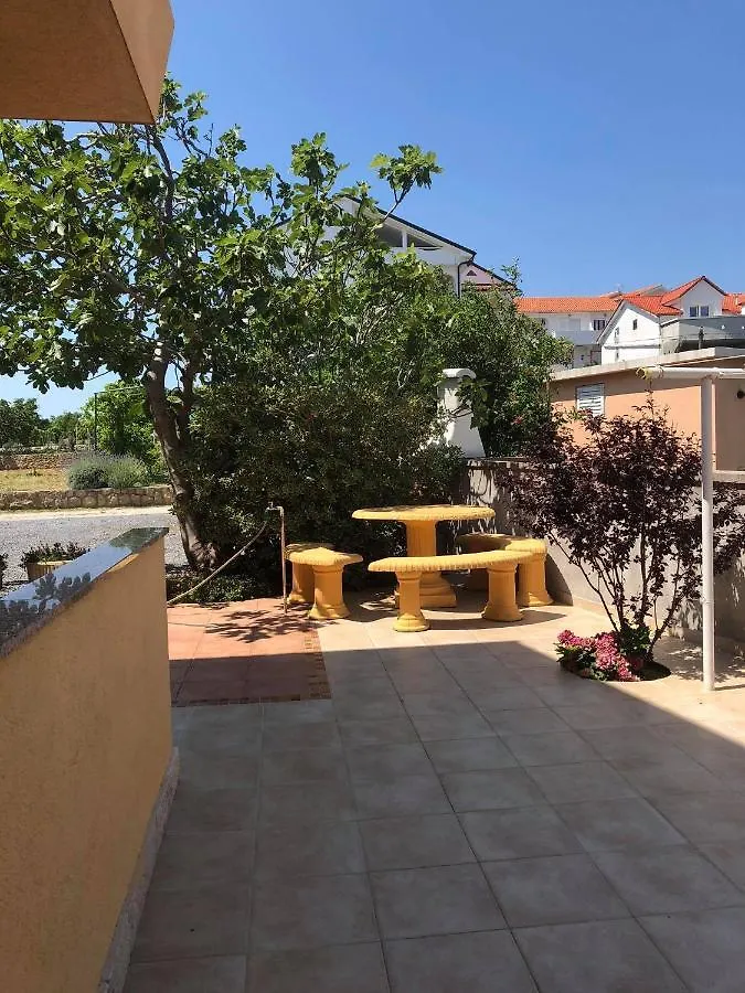 Apartments Damir 2838 Lopar