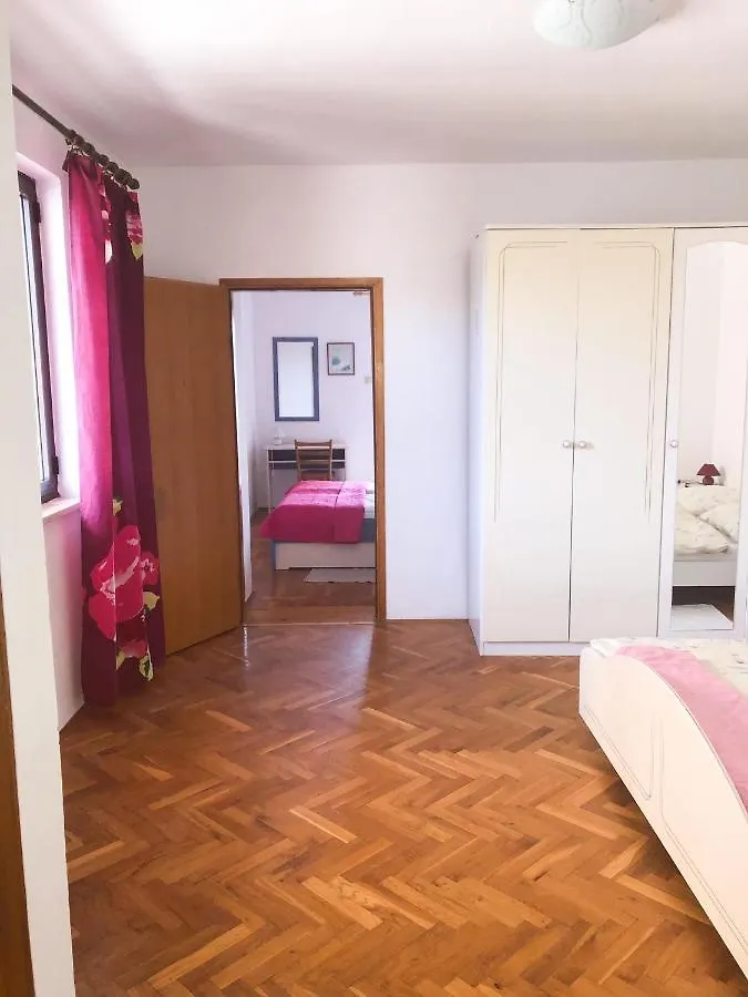 Apartments Damir 2838 Lopar 0*,